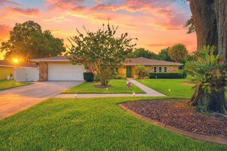 902 CRESTVIEW DRIVE