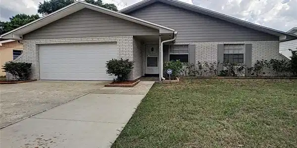 215 24TH SW