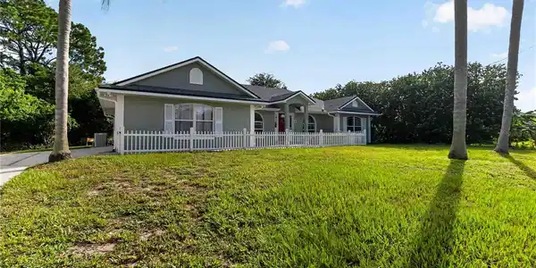 2562 TRAVIDA DRIVE