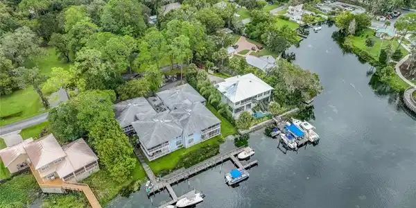 255 BAYPATH