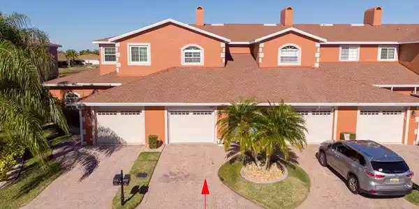 2201 ASHTON PALMS