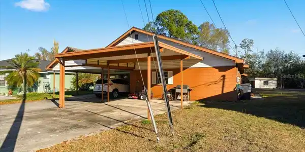 111 SUNSET DRIVE E