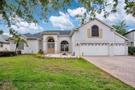 8618 TERRACE PINES COURT