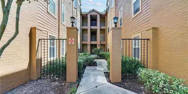 409 SUMMIT RIDGE PLACE