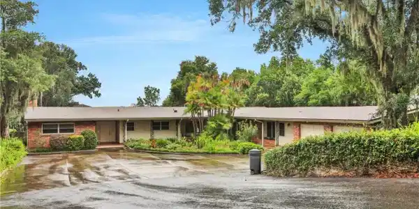 411 AQUA VISTA DRIVE