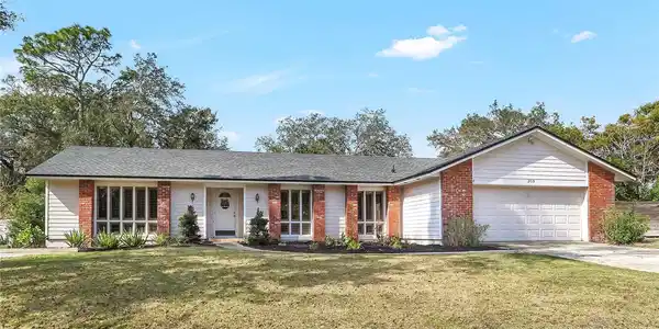 203 E SWEETWATER CREEK DRIVE