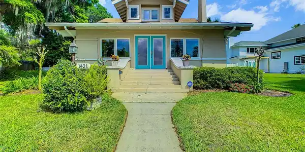 1421 LAKE HOWARD