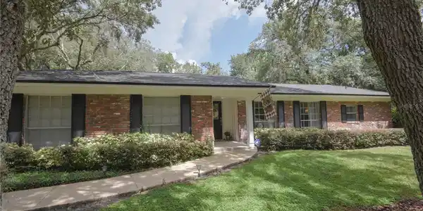 209 E SWEETWATER CREEK DRIVE