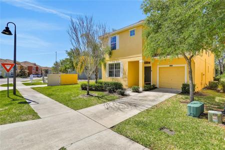 8800 BAMBOO PALM COURT
