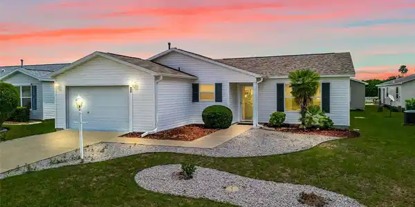 897 LIVINGSTON LOOP