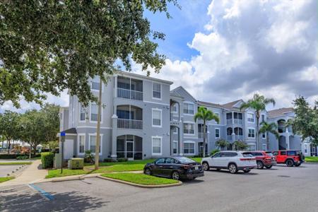 2303 BUTTERFLY PALM WAY