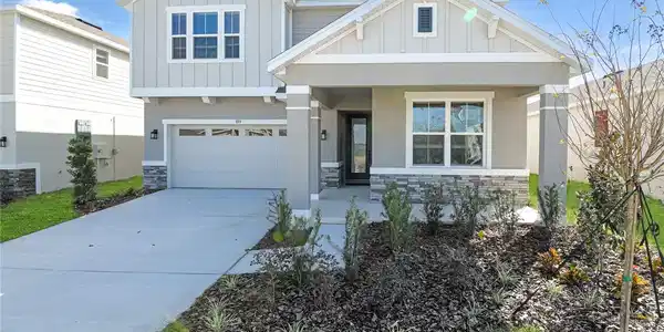 899 GRIFFON AVENUE