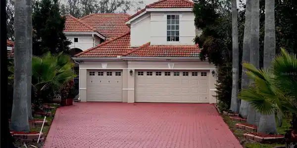 8800 OAK LANDINGS COURT