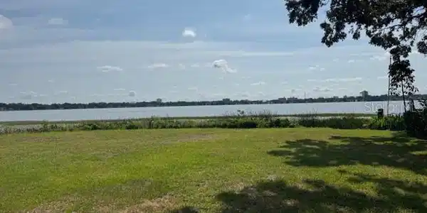 LAKE HOWARD DRIVE NW