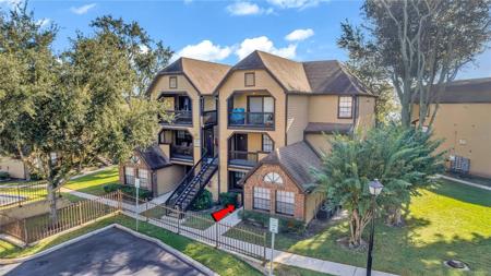 355 LAKEPOINTE DRIVE