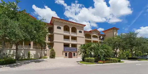 7710 LAKE VISTA