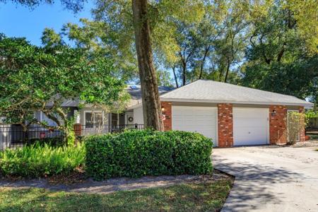 645 LAUREL OAK LANE