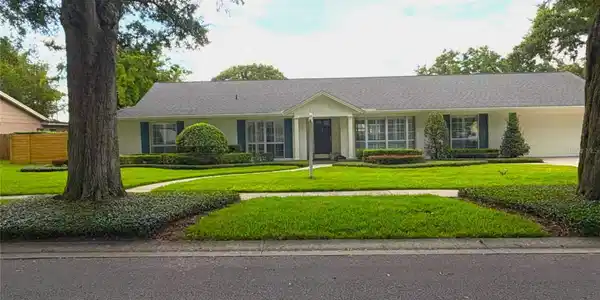 1615 KING ARTHUR CIRCLE