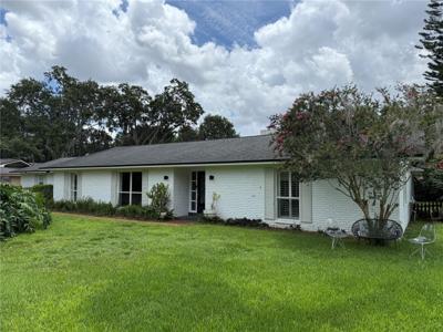5867 COVE DRIVE