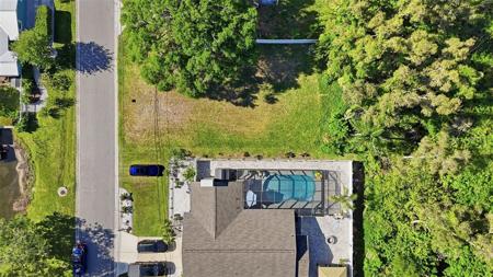 10 FRESHWATER DRIVE