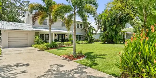 6100 ALLIGATOR LAKE SHORE W