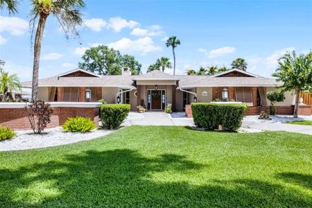 8035 LAKESIDE DRIVE