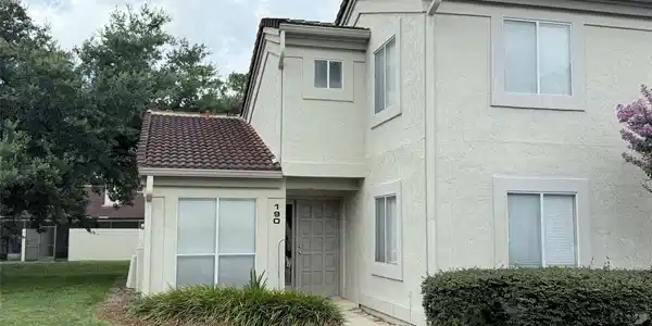 190 W SABAL PALM PLACE