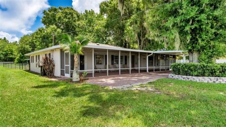 913 E LAKE PARKER DRIVE