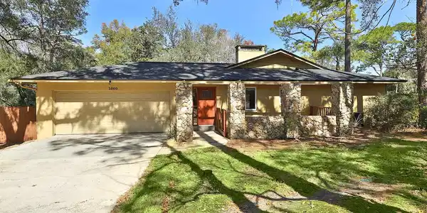 1000 CROOKED OAK COURT