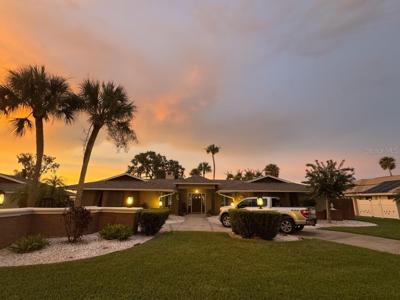 8035 LAKESIDE DRIVE