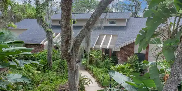 204 GREEN LAKE CIRCLE