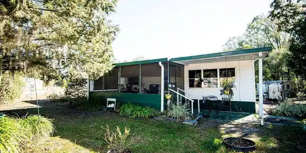 240 KITTY AVENUE