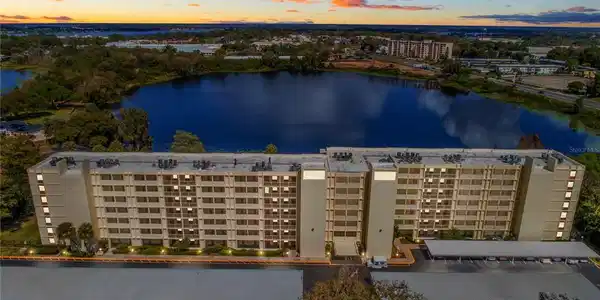 700 MIRROR NW