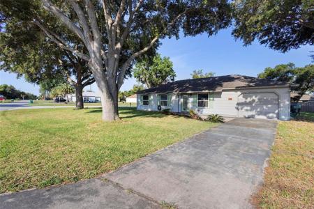 930 S DEAN CIRCLE