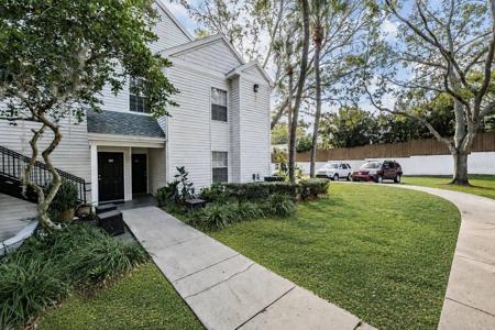 3274 HAVILAND COURT