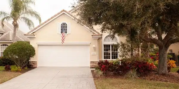 6551 OAKLAND HILLS