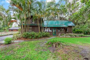 1702 S LAKE REEDY BLVD