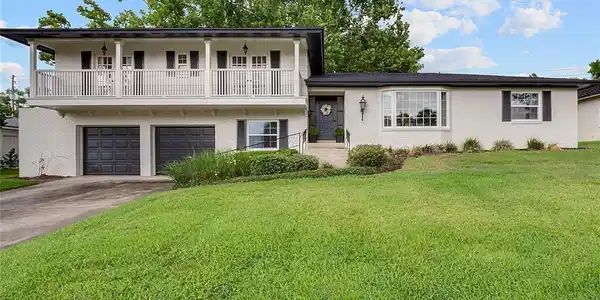 140 ROLLINGWOOD