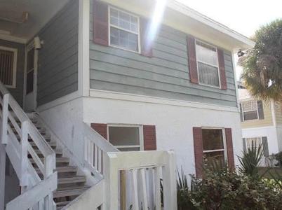 8142 FAIRWAYS CIRCLE