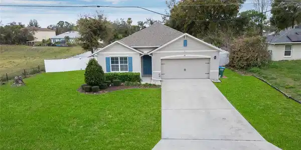 1851 MAUREEN DRIVE