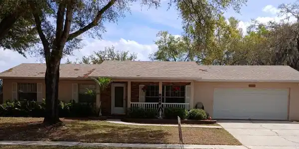 2726 LAKEWOOD LANE