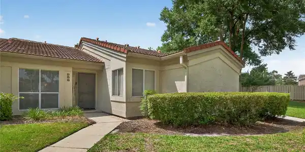 258 W SABAL PALM PLACE