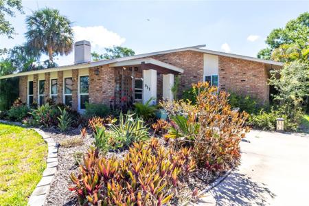 911 CIMARRON CIRCLE