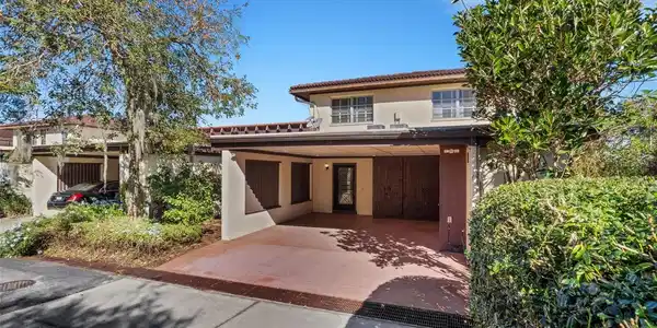 14 CASA LOMA WAY