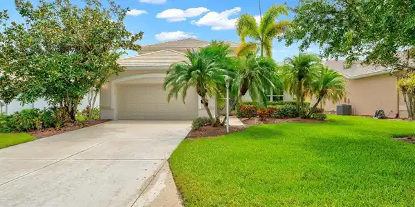 8415 WHISPERING WOODS