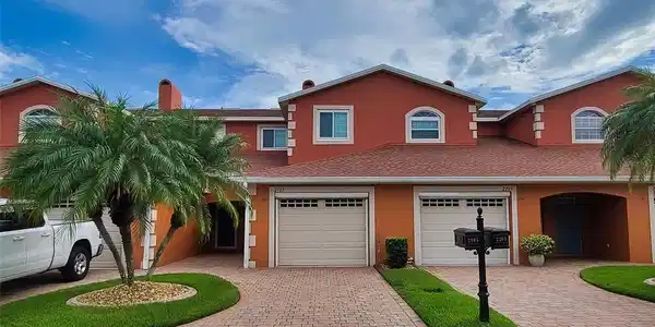 2103 ASHTON PALMS