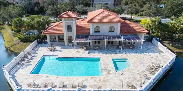 7702 LAKE VISTA COURT