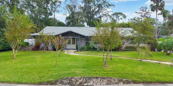 324 VALLEY DRIVE
