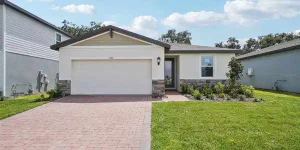 5186 MINNEOLA LANE