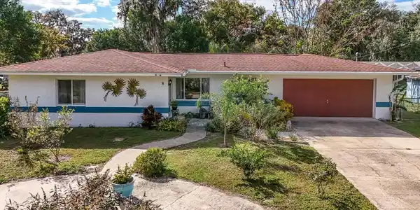 8 N LOCH HAVEN DRIVE